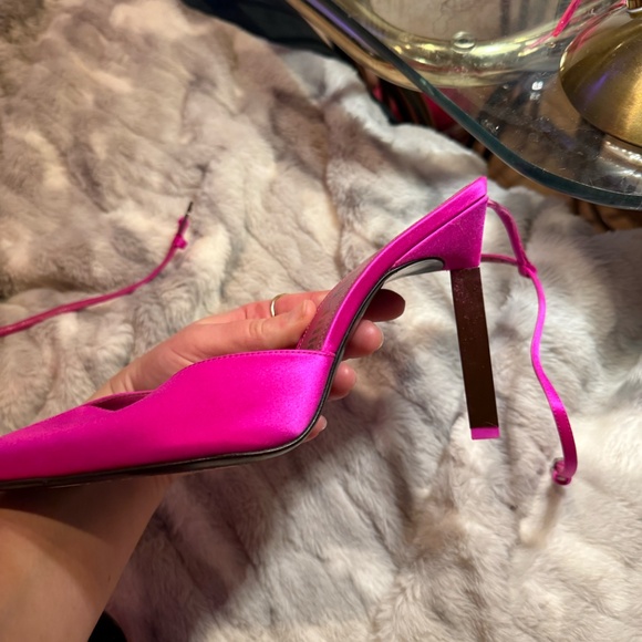 Perrine Pointed Toe Pump Fuchsia 8 - Picture 8 of 9